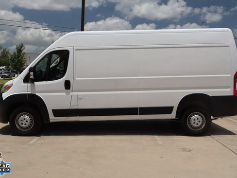 Used 2024 RAM ProMaster 2500 w/ Convenience Group FWD image 7