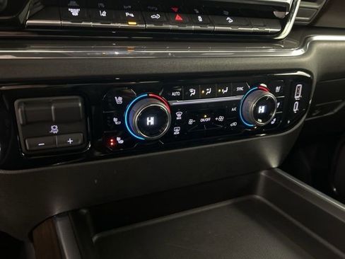 Used 2024 Chevrolet Silverado 3500 High Country w/ High Country Premium Package image 20