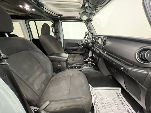 Used 2023 Jeep Wrangler Willys image 9