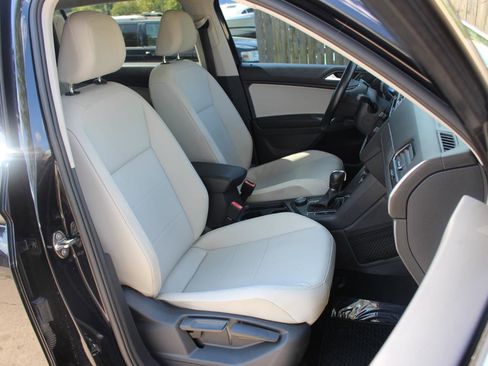 Used 2019 Volkswagen Tiguan SE w/ Panoramic Sunroof Package AWD/4WD image 42