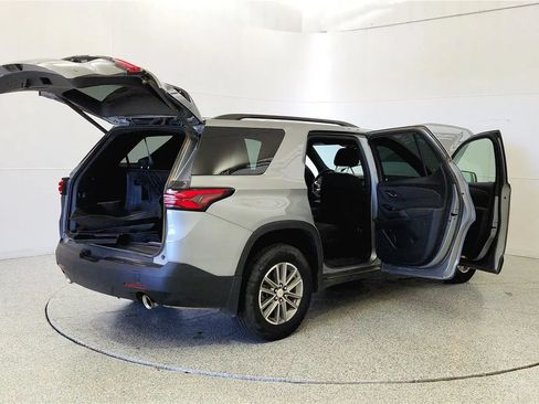 Used 2024 Chevrolet Traverse LT w/ LPO, Floor Liner Package AWD/4WD image 12
