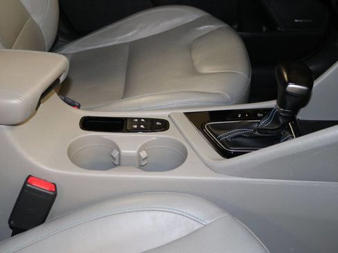 Used 2018 Kia Niro EX Premium image 57