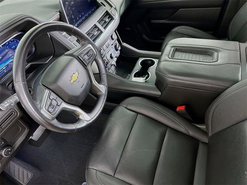 Used 2022 Chevrolet Suburban LT w/ LT Signature Plus Package image 23