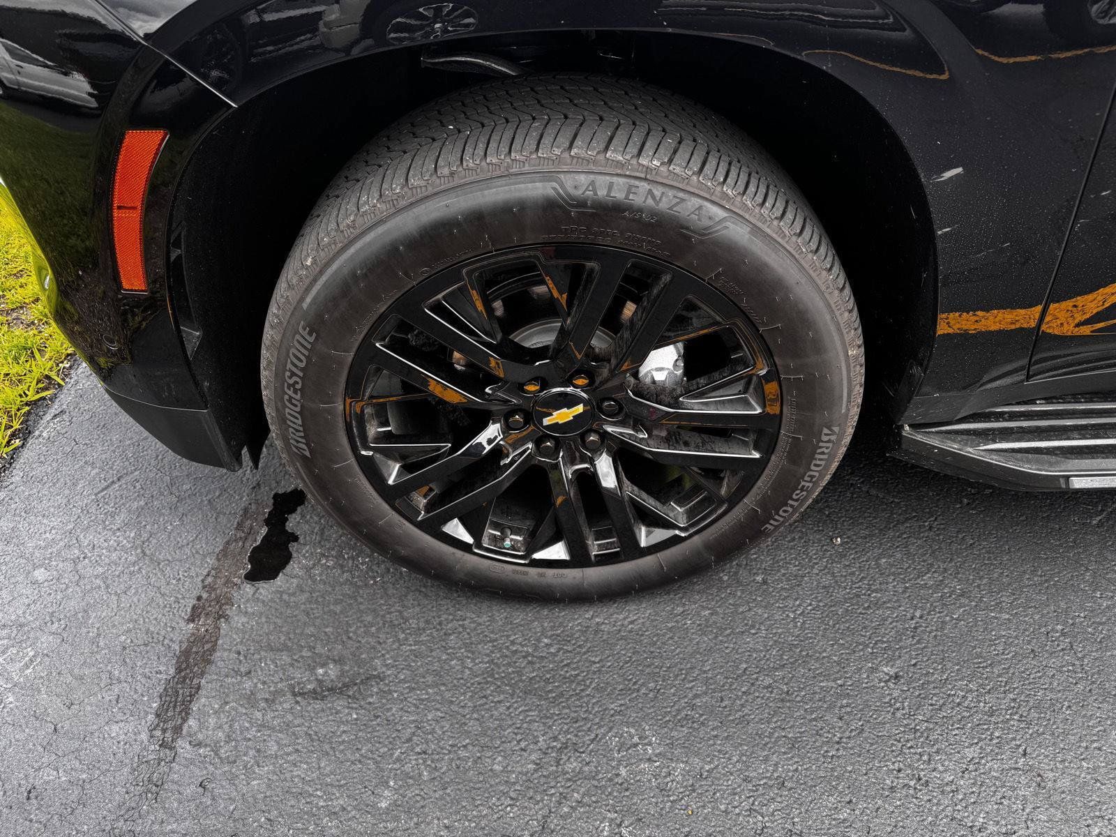 Used 2026 Chevrolet Tahoe Premier AWD/4WD image 11