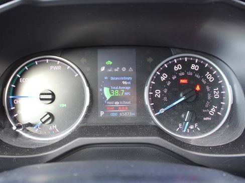 Certified 2021 Toyota RAV4 XLE w/ Convenience Package AWD/4WD image 9