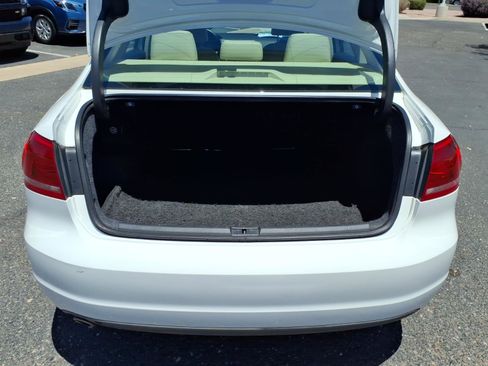 Used 2013 Volkswagen Passat 2.5 SE FWD image 16
