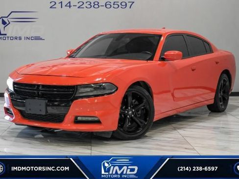 Used 2017 Dodge Charger R/T RWD image 2