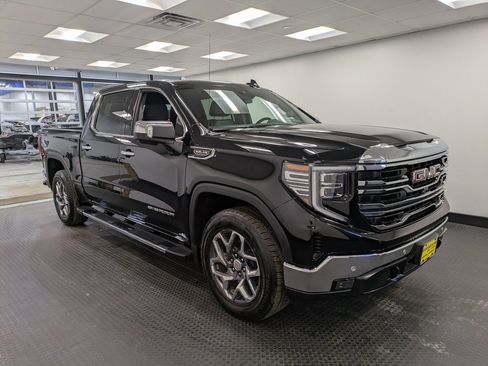 Used 2023 GMC Sierra 1500 SLT w/ SLT Premium Plus Package image 3