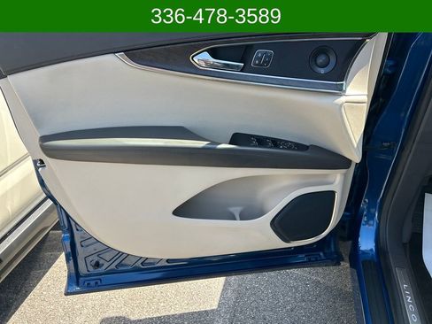 Used 2020 Lincoln Nautilus Reserve w/ Equipment Group 201A image 10