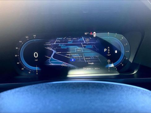 Used 2025 Volvo XC90 B6 Plus image 28