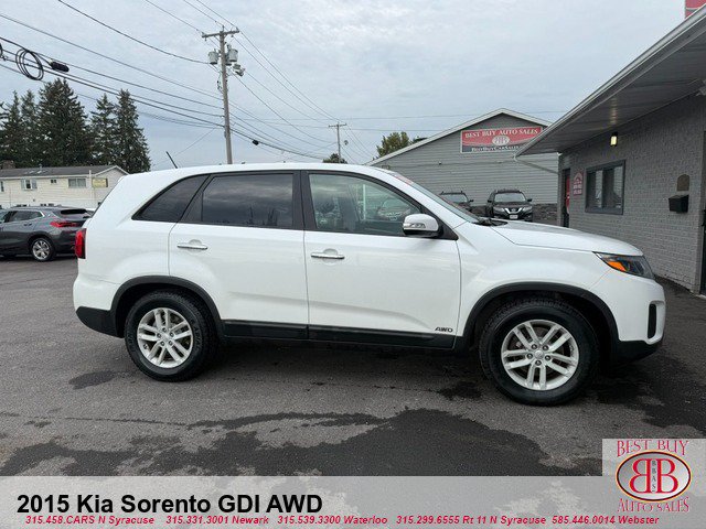 Used 2015 Kia Sorento LX AWD/4WD image 2