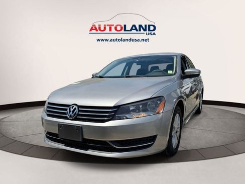 Used 2013 Volkswagen Passat 2.5 S FWD image 1