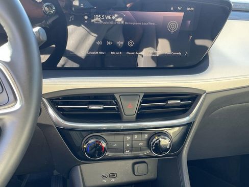 Used 2024 Buick Encore GX Sport Touring image 11