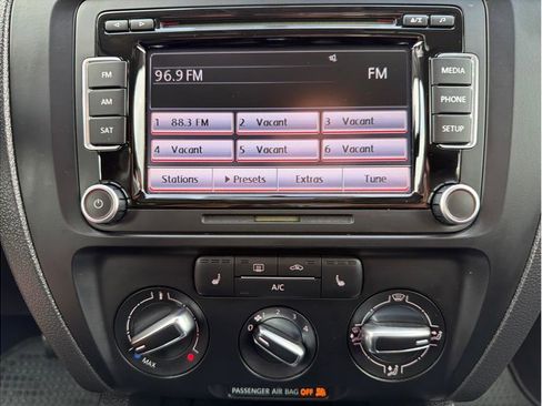 Used 2013 Volkswagen Jetta TDI FWD image 18