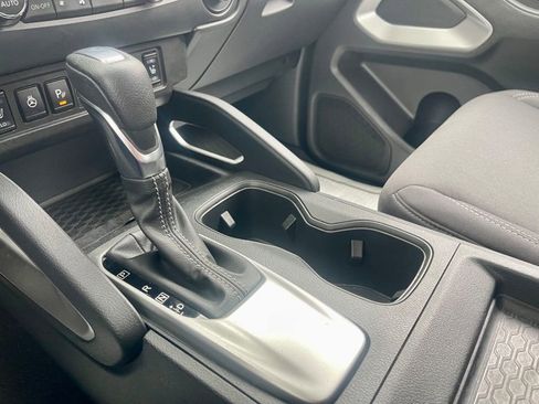 Used 2022 Nissan Frontier SV image 14