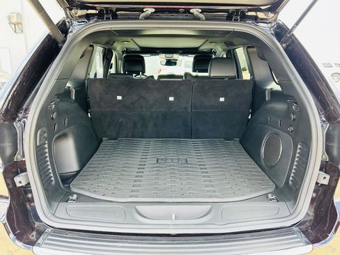 Used 2021 Jeep Grand Cherokee Limited w/ Luxury Group II image 30