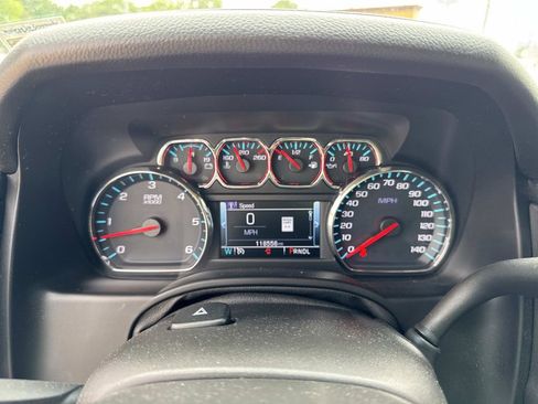 Used 2019 Chevrolet Suburban Premier RWD image 40