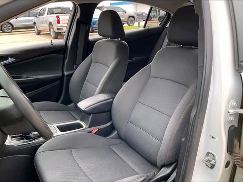 Used 2018 Chevrolet Cruze LS image 8