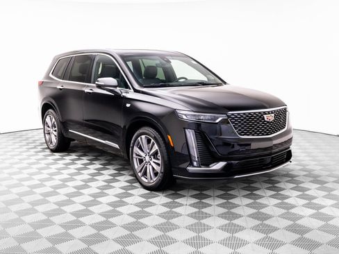 Certified 2025 Cadillac XT6 Premium Luxury w/ Platinum Package image 8