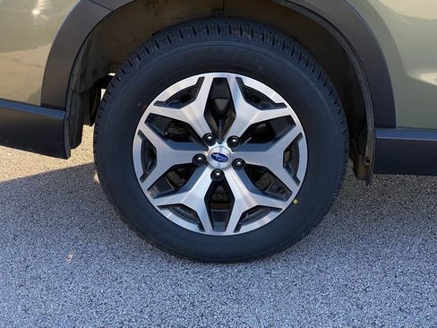 Used 2020 Subaru Forester Premium image 9