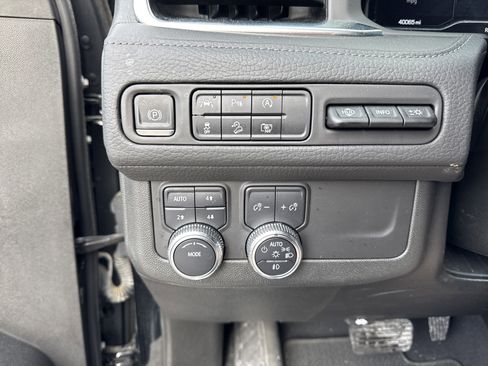 Used 2024 GMC Yukon XL Denali AWD/4WD image 27