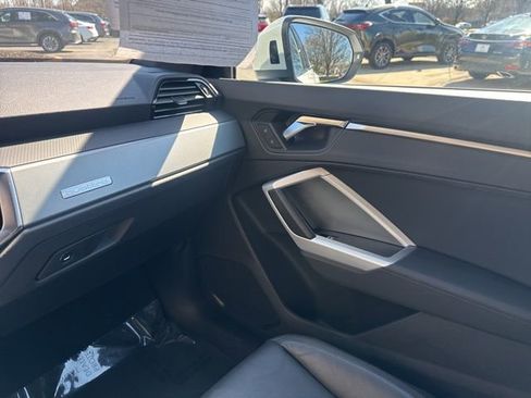 Used 2023 Audi Q3 2.0T Premium image 29