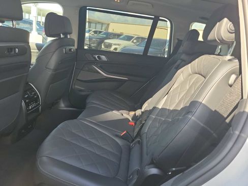 Used 2025 BMW X7 xDrive40i w/ Premium Package AWD/4WD image 19
