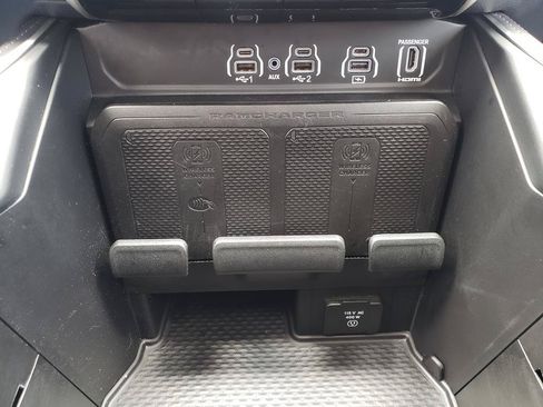 Used 2025 RAM 1500 Tungsten w/ Off Road Group AWD/4WD image 20