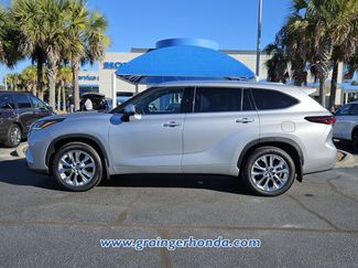 Used 2025 Toyota Highlander Limited video 2