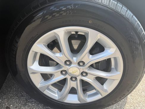 Used 2018 Chevrolet Equinox LS FWD image 7