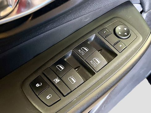 Used 2022 Jeep Cherokee Trailhawk w/ Comfort/Convenience Group image 17