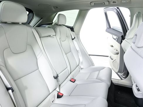 New 2026 Volvo XC60 B5 Ultra w/ Climate Package AWD/4WD image 22