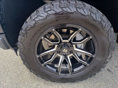 Used 2022 Chevrolet Silverado 1500 RST AWD/4WD image 24