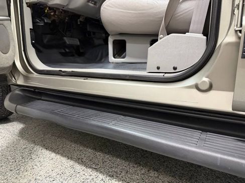 Used 1999 Chevrolet Suburban Base image 24