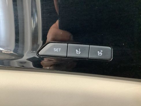 Certified 2024 Kia Carnival SX FWD image 14