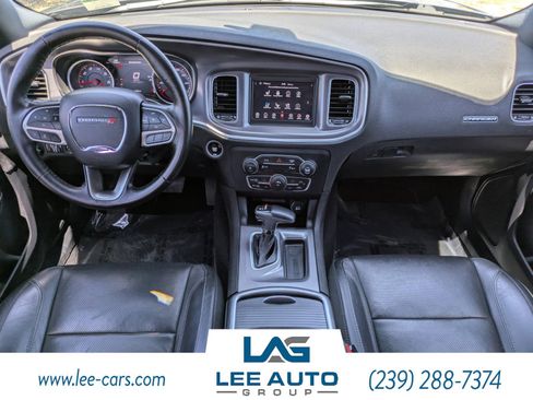 Used 2020 Dodge Charger SXT w/ Leather Interior Group RWD image 10
