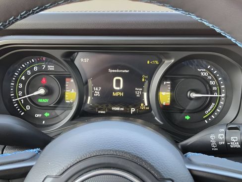 Used 2024 Jeep Wrangler Unlimited Rubicon 4xe AWD/4WD image 14