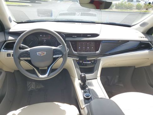 Certified 2024 Cadillac XT6 Premium Luxury w/ Technology Package FWD image 17