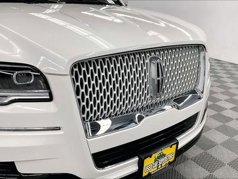 Used 2024 Lincoln Navigator Reserve w/ Monochromatic Package AWD/4WD image 34