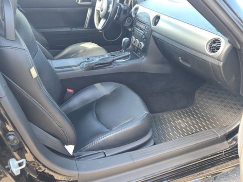 Used 2010 MAZDA MX-5 Miata Grand Touring w/ Premium Pkg image 8