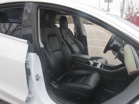 Used 2020 Tesla Model 3 image 60