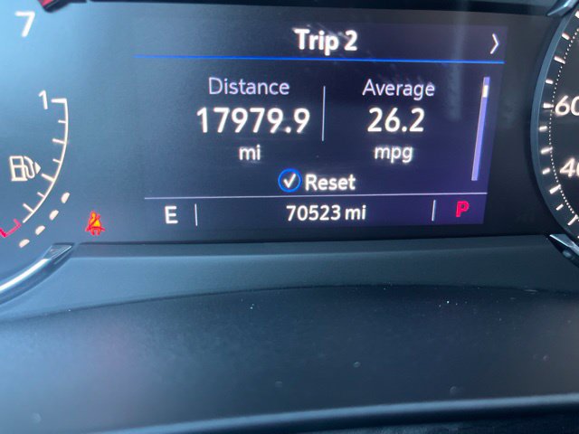 Used 2022 Cadillac XT4 Premium Luxury w/ Cold Weather Package FWD image 19