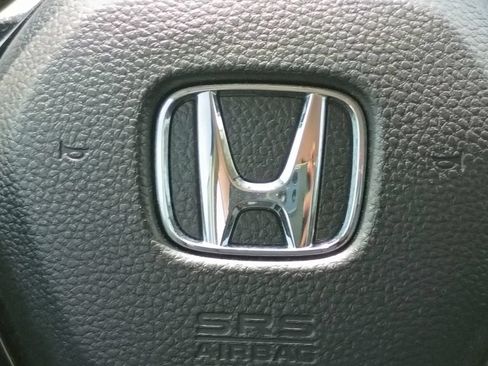 Used 2025 Honda Pilot EX-L image 24