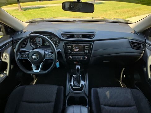 Used 2017 Nissan Rogue S FWD image 13