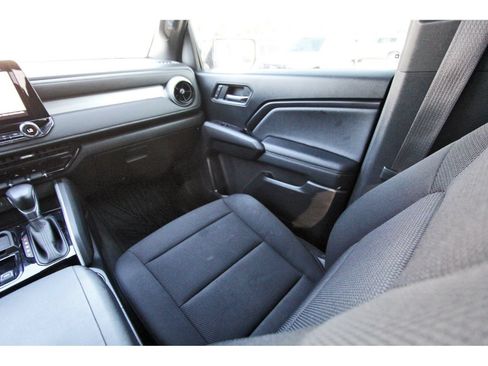 Used 2023 Chevrolet Colorado LT w/ LT Convenience Package RWD image 12