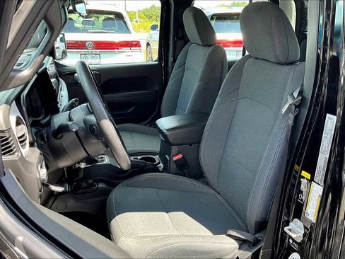 Used 2024 Jeep Gladiator Sport image 15