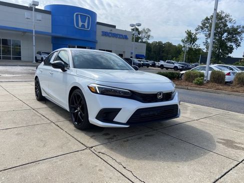 Used 2023 Honda Civic Sport image 2
