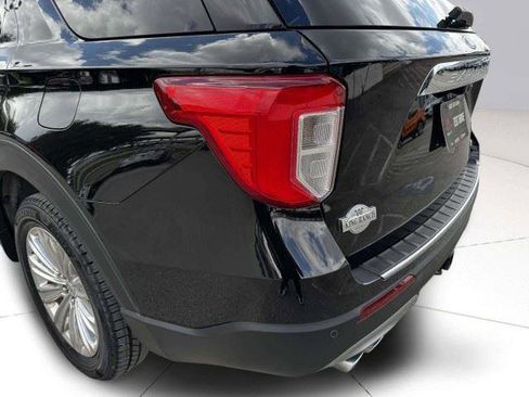Used 2022 Ford Explorer King Ranch w/ Premium Technology Package AWD/4WD image 15