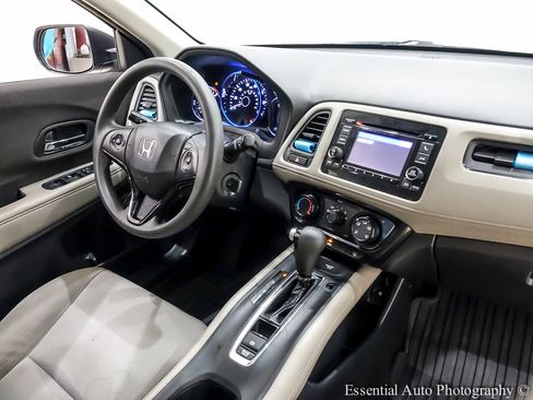 Used 2019 Honda HR-V LX image 30