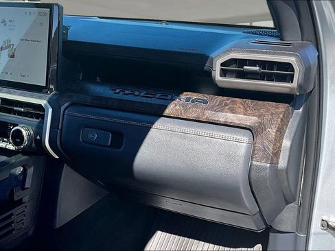 Used 2024 Toyota Tacoma Limited w/ Limited Package (LT) image 25